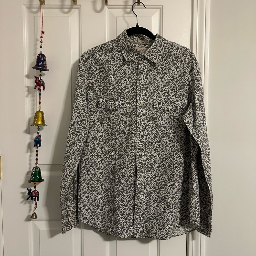 Banana Republic- Men’s Button Down Dress Shirt